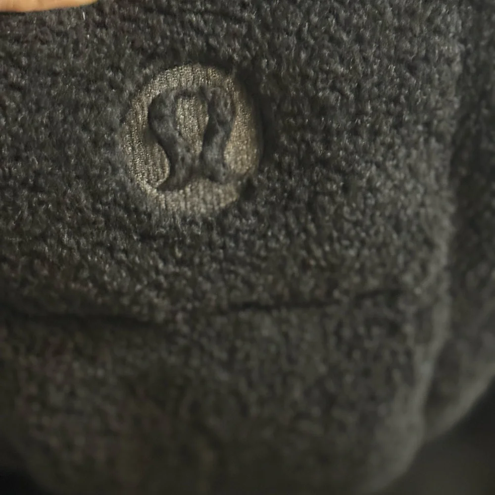 Lululemon women’s Wunder Puff Cropped Jacket
*Textured Fleece - Picture 4 of 10